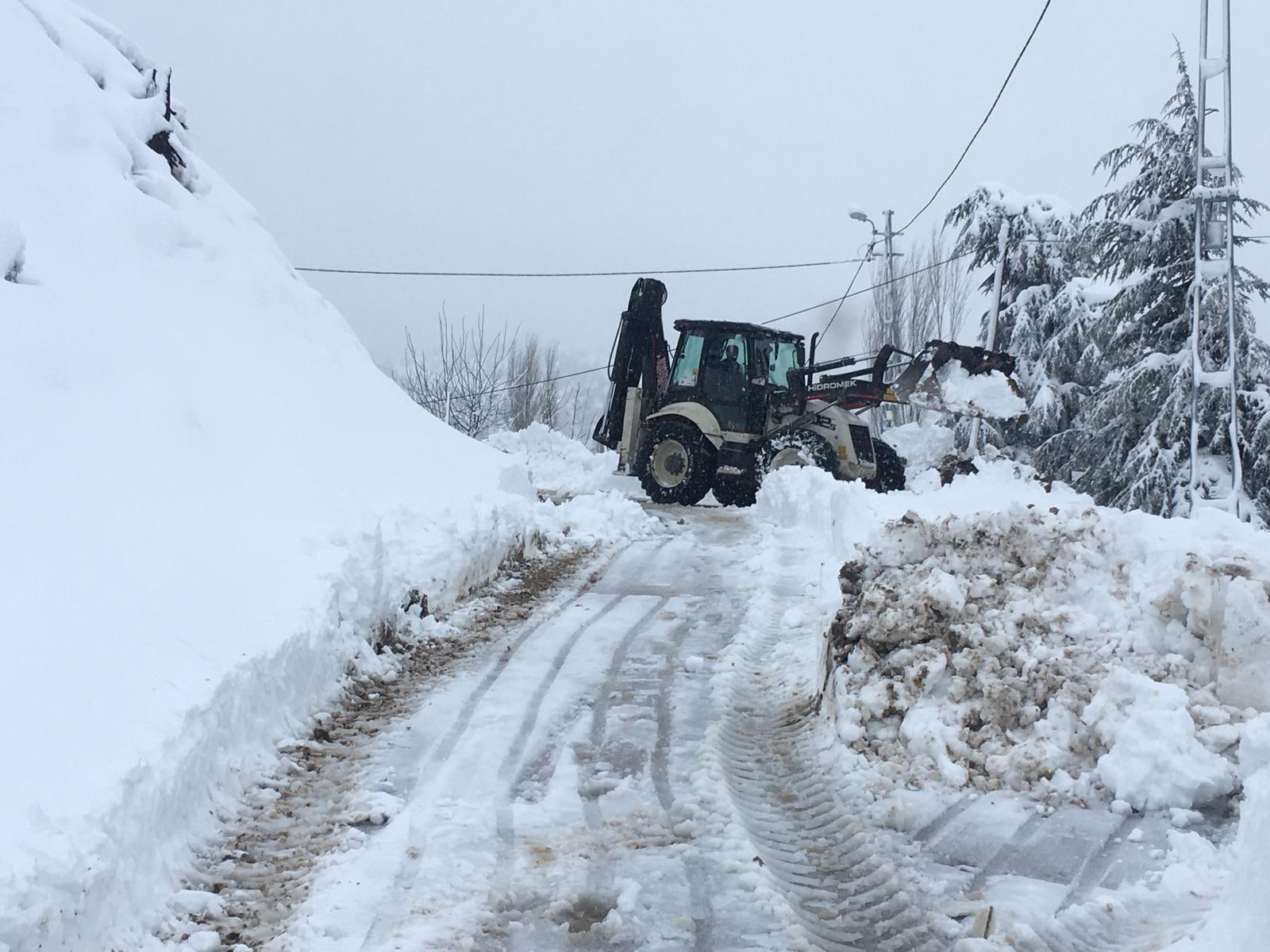 DULKADİROĞLU’NDA KARLA MÜCADELE