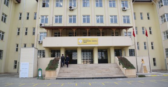 ERDEMLİ BELEDİYESİNİN OKULLARA DESTEĞİ SÜRÜYOR