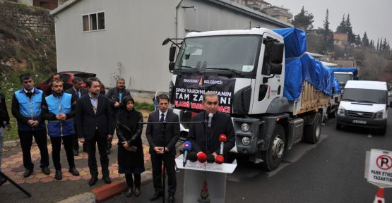 ONİKİŞUBAT BELEDİYESİ’NDEN, ELAZIĞ’A 5 KAMYON YARDIM