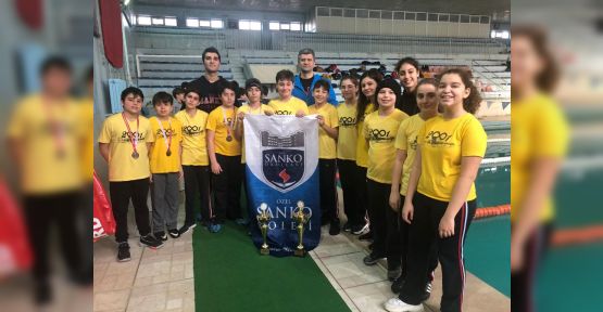 SANKO OKULLARI YÜZMEDE 59 MADALYA VE 2 KUPA KAZANDI