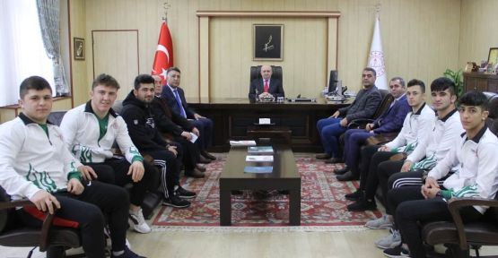 ÖZEL NECİP FAZI ANADOLU ÖĞRENCİLERİ TÜRKİYE ŞAMPİYONASI İÇİN VİZESİNİ ALDI