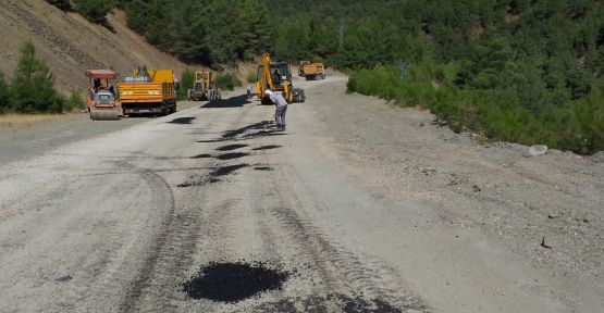 AYŞEPINARI YOLUNDA BAKIM ÇALIŞMASI