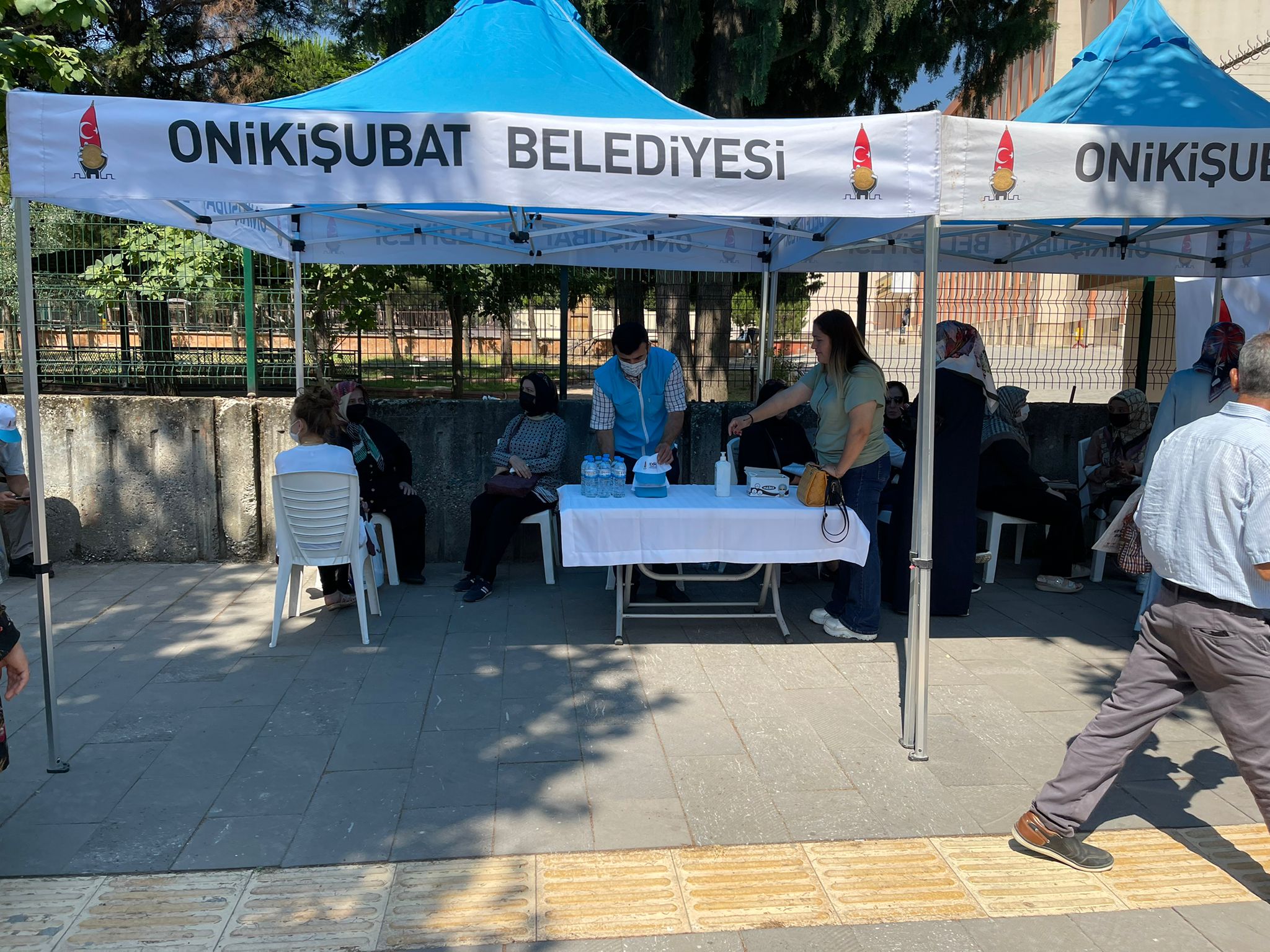 ONİKİŞUBAT BELEDİYESİ’NDEN, ÜNİVERSİTE SINAVINDA AİLELERE JEST