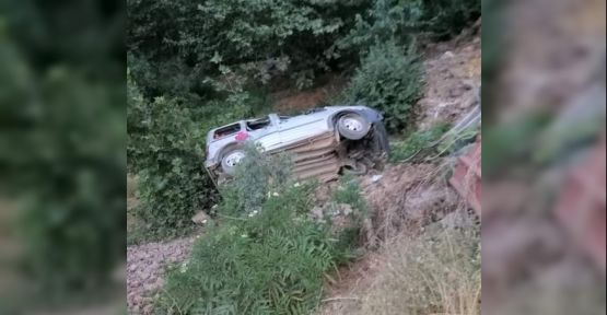 HAFİF TİCARİ ARAÇ ŞARAMPOLE UÇTU: 1 ÖLÜ 3 YARALI