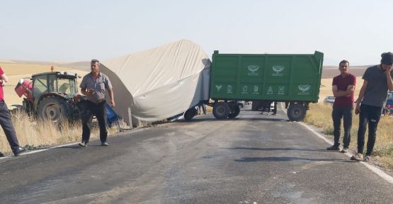 TRAKTÖR İLE KAMYONET ÇARPIŞTI: 3 YARALI