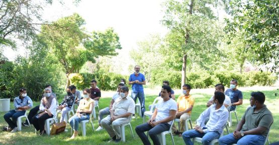 REKTÖR PROF. CAN, ULUSLARARASI ÖĞRENCİLERLE BİR ARADA