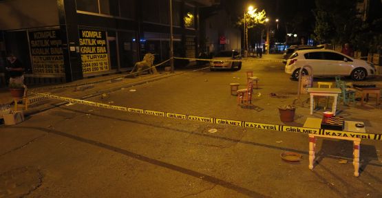 TARTIŞTIĞI KİŞİYİ BIÇAKLAYARAK ÖLDÜRDÜ