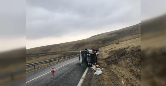 MİNİBÜS YAN YATTI, 7 YARALI