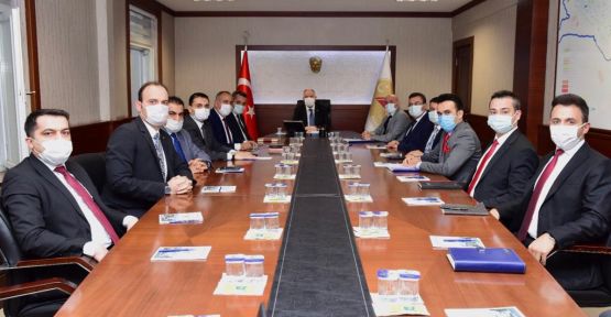 VALİ COŞKUN’DAN KAYMAKAMLARLA DEĞERLENDİRME TOPLANTISI