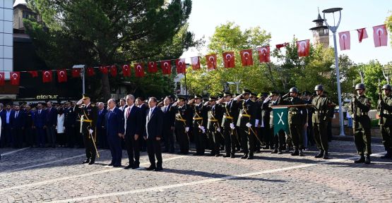 ZAFER BAYRAMINDA 100. YIL COŞKUSU