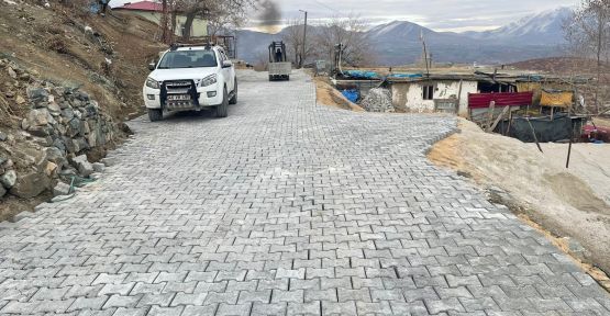 BÜYÜKŞEHİRLE EKİNÖZÜ’NDE MAHALLE YOLLARI  YENİLENİYOR