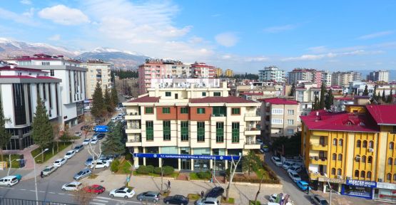 İSTİKLAL ÜNİVERSİTESİ REKTÖRÜNÜ BEKLİYOR