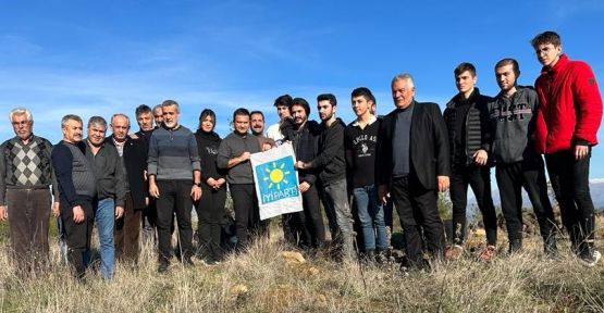 İYİ PARTİ ONİKİŞUBAT İLÇE TEŞKİLATI, FİDANLARI TOPRAKLA BULUŞTURDU