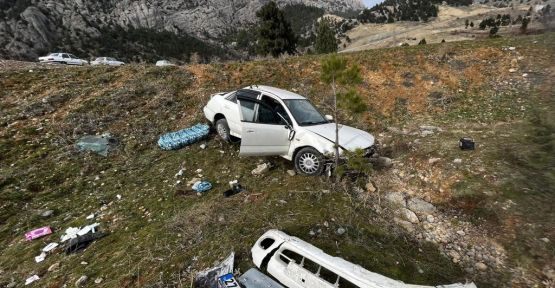 OTOMOBİL TAKLA ATTI: 1 ÖLÜ 1 YARALI