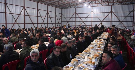 BAŞKAN GÜNGÖR, ERKENEZ’DE MAHALLE SAKİNLERİYLE İFTARDA