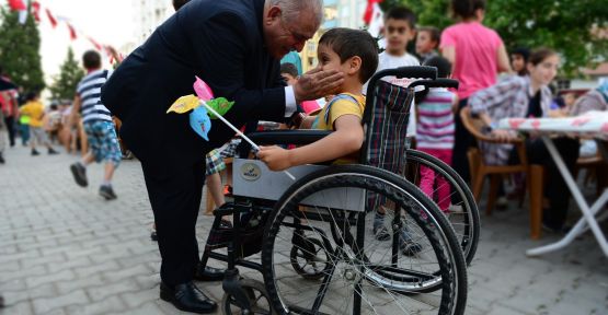 BAŞKAN MAHÇİÇEK; İLGİMİZİ GÖSTERELİM, ENGELLERİ ORTADAN KALDIRALIM