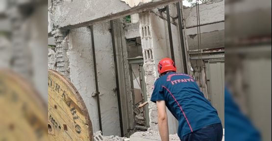 HALATI KOPAN ASANSÖR YERE ÇAKILDI: 1 ÖLÜ