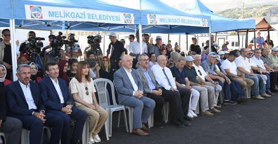 BAŞKAN GÜNGÖR, “KALICI KONUTLAR 1 YIL İÇİNDE TESLİM”