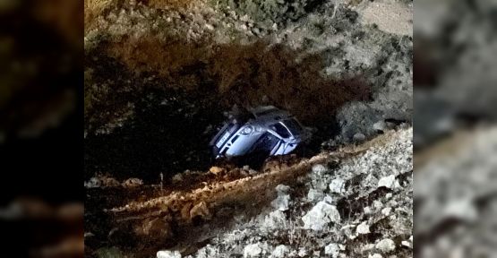 HAFİF TİCARİ ARAÇ TAKLA ATTI: 2 YARALI