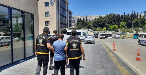 HIRSIZLIK SUÇUNDAN ARANAN 2 ŞAHIS YAKALANDI