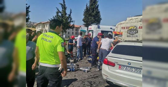 OTOMOBİL KAMYONA OK GİBİ SAPLANDI