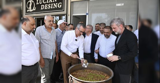 BAŞKAN GÜNGÖR’DEN, UZUN ÇARŞI’DA AŞURE İKRAMI