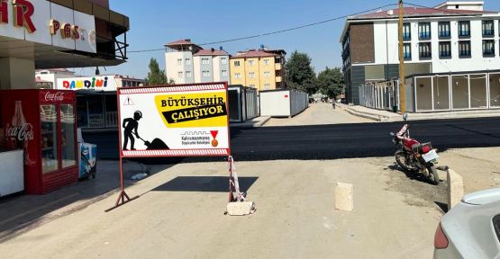 ELBİSTAN’IN YOLLARI BÜYÜKŞEHİR’LE YENİLENİYOR