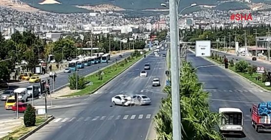 KAVŞAKTA KAZA, 5 YARALI VAR