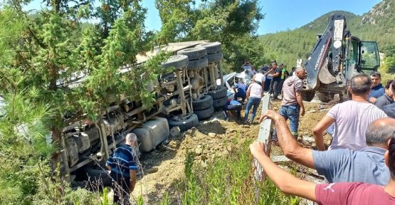 ANDIRIN’DA FECİ KAZA: 5 ÖLÜ 1’İ AĞIR 25 YARALI