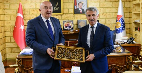 VALİ MÜKERREM ÜNLÜER’DEN KSÜ’YE ZİYARET