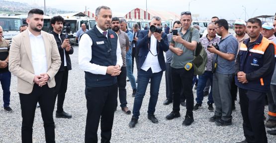 BAŞKAN TOPTAŞ’IN 1 MAYIS’TA ÇEVRE KORUMA EMEKÇİLERİYLE BULUŞMASI