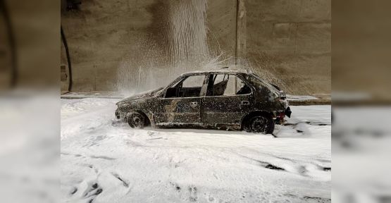 OTOMOBİL DEMİR YIĞININA DÖNDÜ