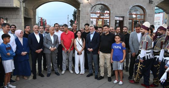 MİLLİ SPORCU DİKEÇ, FUAR’DA HEMŞEHRİLERİYLE BULUŞTU