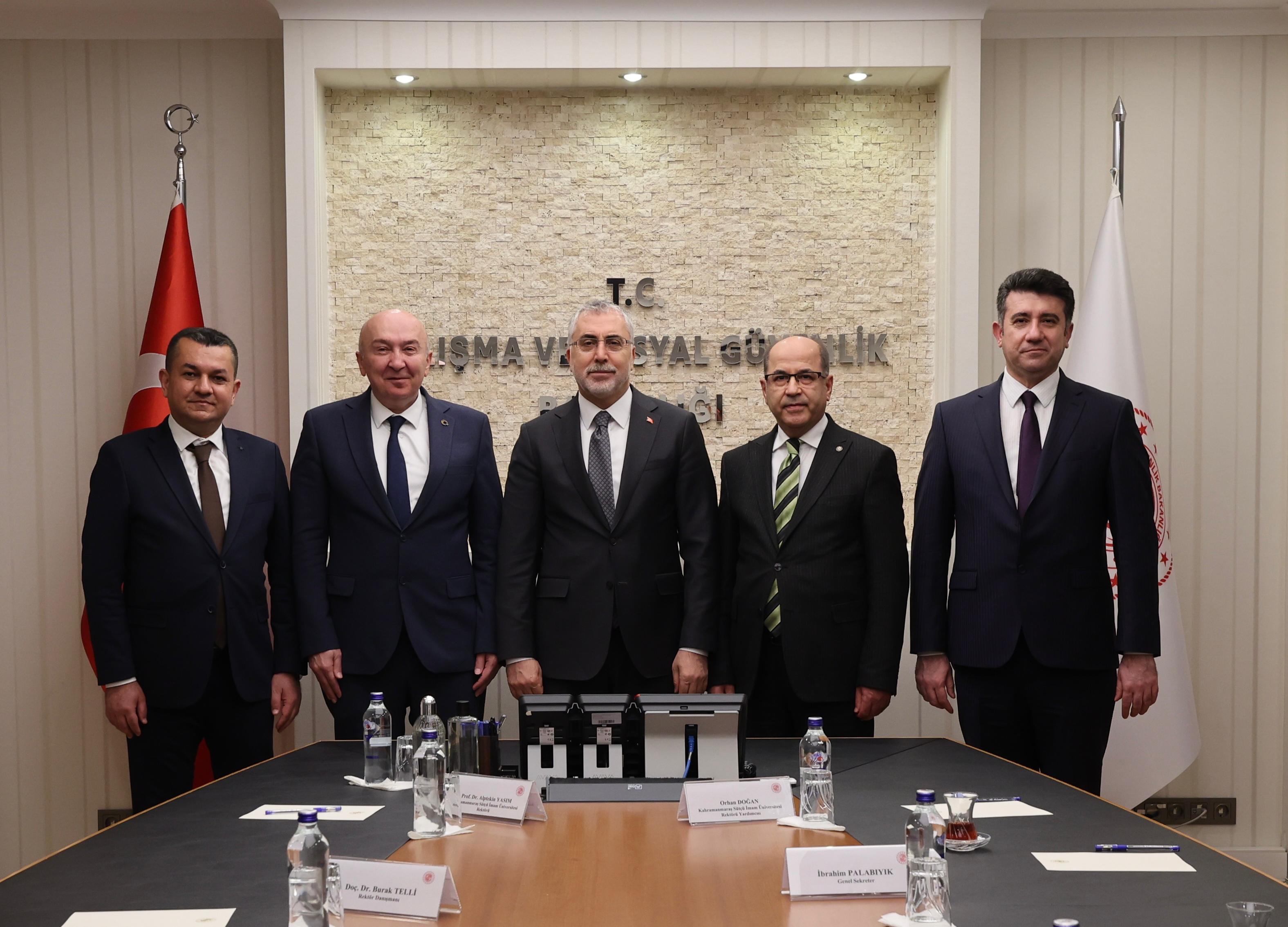 REKTÖR YASIM’DAN BAKAN IŞIKHAN’I ZİYARET