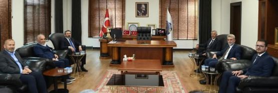 BAKAN YARD. AHMET AYDINDAN BORSA BAŞKANI NARLI YA ZİYARET