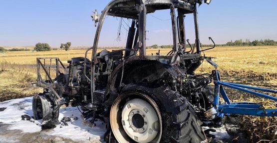 TRAKTÖR DEMİR YIĞINI