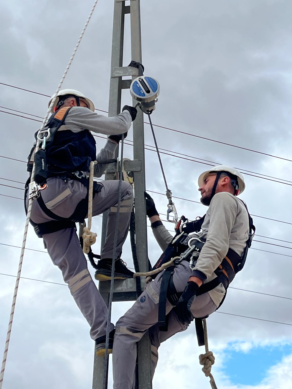 AKEDAŞ’TAN SAHA ÇALIŞANLARINA YÜKSEKTE GÜVENDE ÇALIŞMA EĞİTİMİ