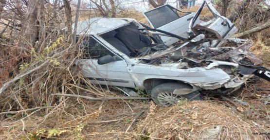 OTOMOBİL KÖPRÜDEN DÜŞTÜ: ANNE-OĞUL YARALANDI