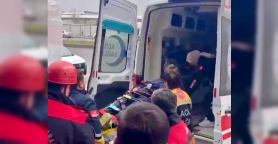 ASANSÖR BOŞLUĞUNA DÜŞTÜ, YARALANDI