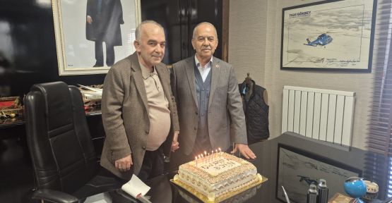 HİSARCIKLIOĞLU’NDAN BAŞKAN NARLI’YA DOĞUM GÜNÜ SÜRPRİZİ