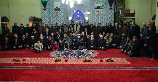 60 HAFTADIR FARKLI CAMİLERDE SABAH NAMAZINDA BULUŞUYORLAR