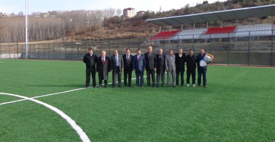 ANDIRIN İLÇEMİZ DE TAMAMLANAN FUTBOL SAHASI TESLİM ALINDI