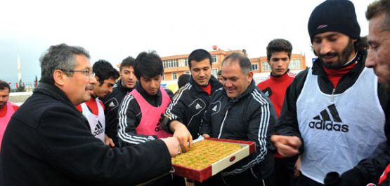 BAŞKAN POYRAZ TATLI YEDİ, TATLI KONUŞTU!