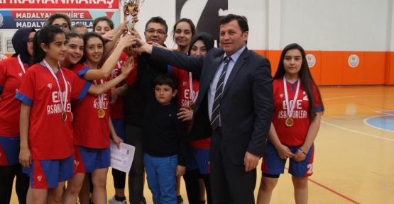 BASKETBOL'DA EN İYİ LİSE TAKIMLARI BELLİ OLDU