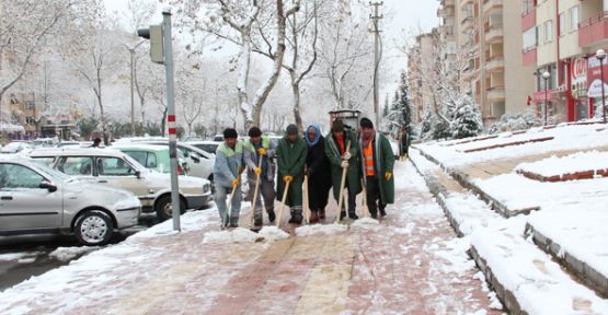BELEDİYE KARLA MÜCADELEYE BAŞLADI