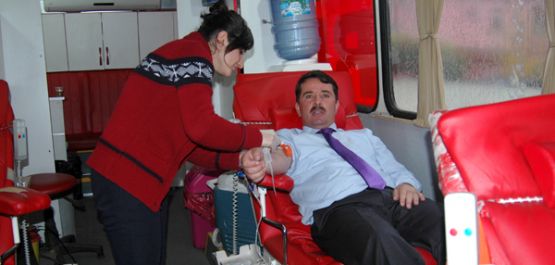 BEYOĞLU’NDA KIZILAYA KAN BAĞIŞI KAMPANYASI  BÜYÜK İLGİ GÖRDÜ.