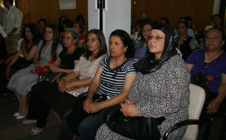 CHP KADIN KOLLARI BAŞKANI; FERİL TEKŞEN