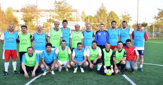 DULKADİROĞLU FUTBOL TURNUVASININ FİNALİ NEFES KESTİ