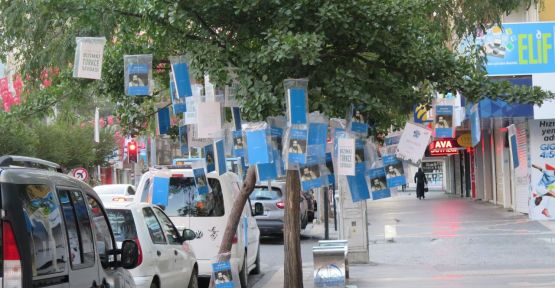 “EDEBİYATIN VE ŞİİRİN BAŞKENTİ’NDE” AĞAÇLAR KİTAP AÇTI