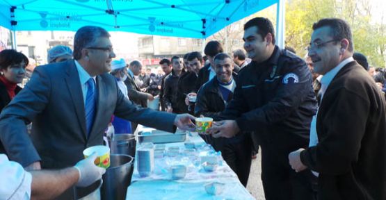 EMNİYET’TEN AŞURE İKRAMI 